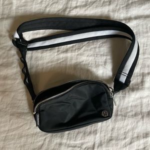 Lululemon Belt Bag - Mini, Black and White Strap